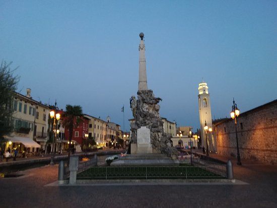 Monumento ai caduti di Lazise